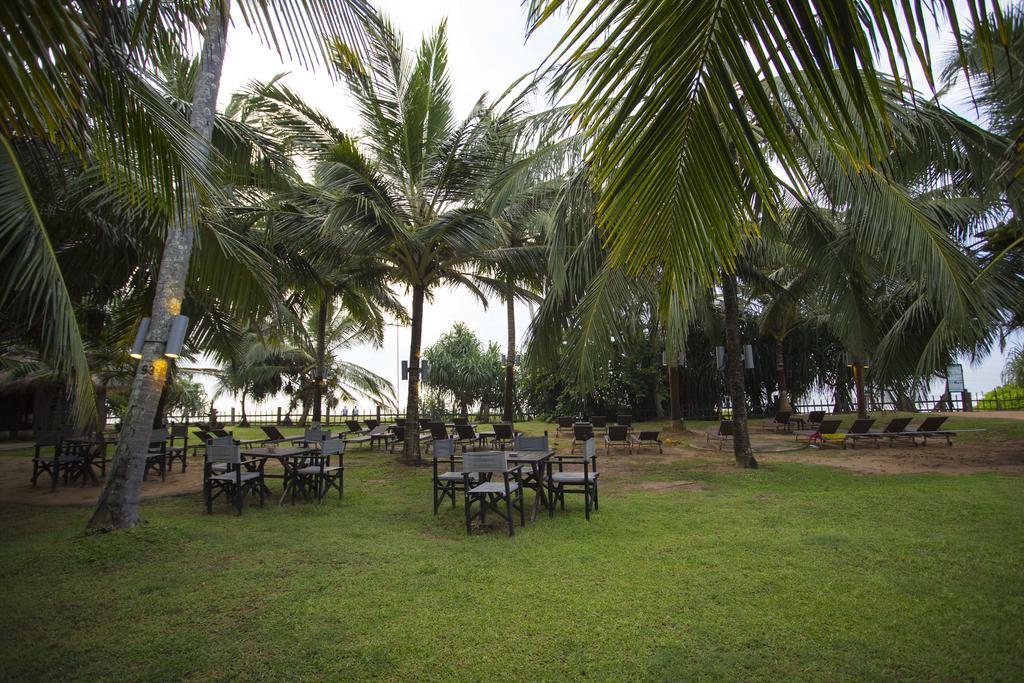 Ranna 212 Beach Resort Kahandamodara Extérieur photo