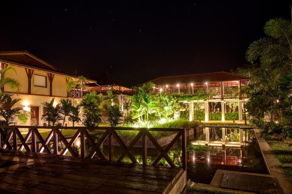 Ranna 212 Beach Resort Kahandamodara Extérieur photo